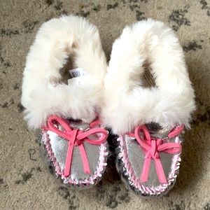 NWOT J. Crew Crewcuts kids/girls slippers size 9 (little kids$